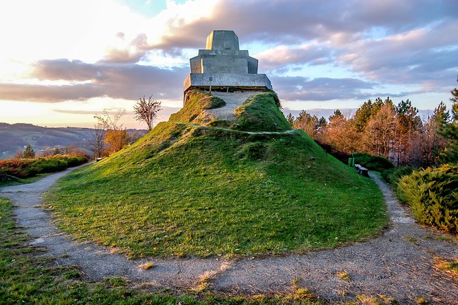 Banja Luka City Tour & A magical journey on Dayak boat - Kastel Fortress, where old Roman traces meet modern events