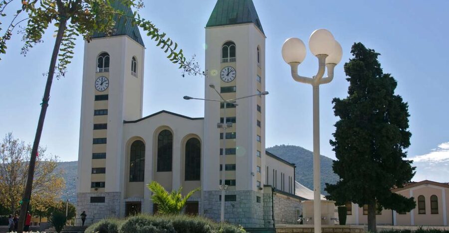 Dubrovnik: Private Day Trip to Medjugorje with Hotel Pickup - Private pickup and what you actually get from the driver