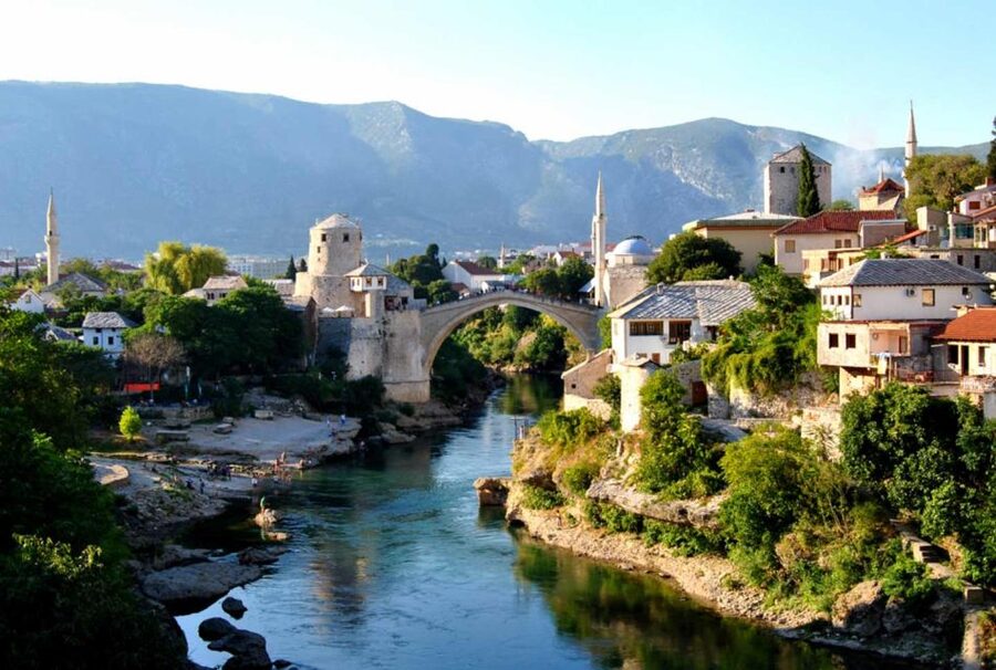 From Dubrovnik: Day Trip to Mostar and Kravice Falls - Neum Stop and Bathroom Break: The Breather That Saves the Day