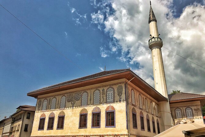 From Sarajevo: Travnik, Jajce, Pliva Lakes & Watermills Tour - Morning pick-up and how the day actually starts in Sarajevo