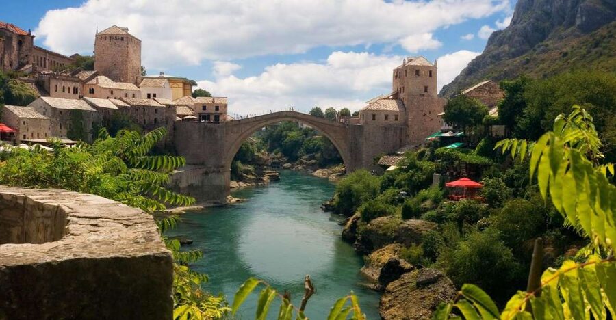 Mostar & Međugorje Full-Day Private Tour from Dubrovnik - Leaving Dubrovnik, then watching the world change