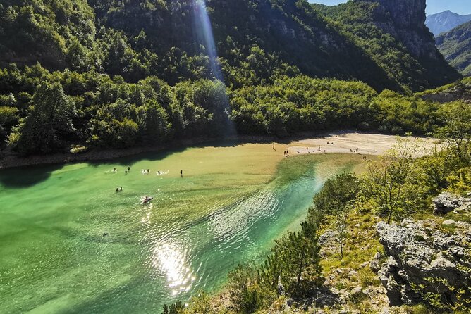 Neretva kayak safari - Stop 3: Grabovicko Lake and the beach you actually get to use