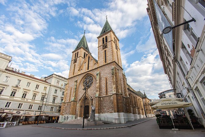 Sarajevo Uncovered: Old Town Tour with Coffee and Food Tasting - Azur’s Guide Style, Humor, and How He Keeps It Easy