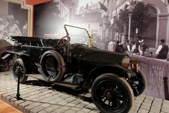 The last day of Franz Ferdinand Walking Tour - Latin Bridge: free admission and the place the story turns